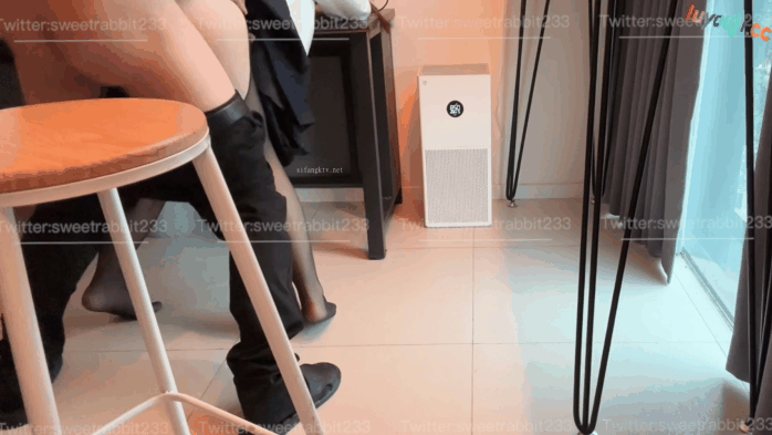 【神奇COS/中文】软萌兔兔酱:奇妙场景COS《陪玩JK的失神日记》步兵中文版【黑丝/1.4G】