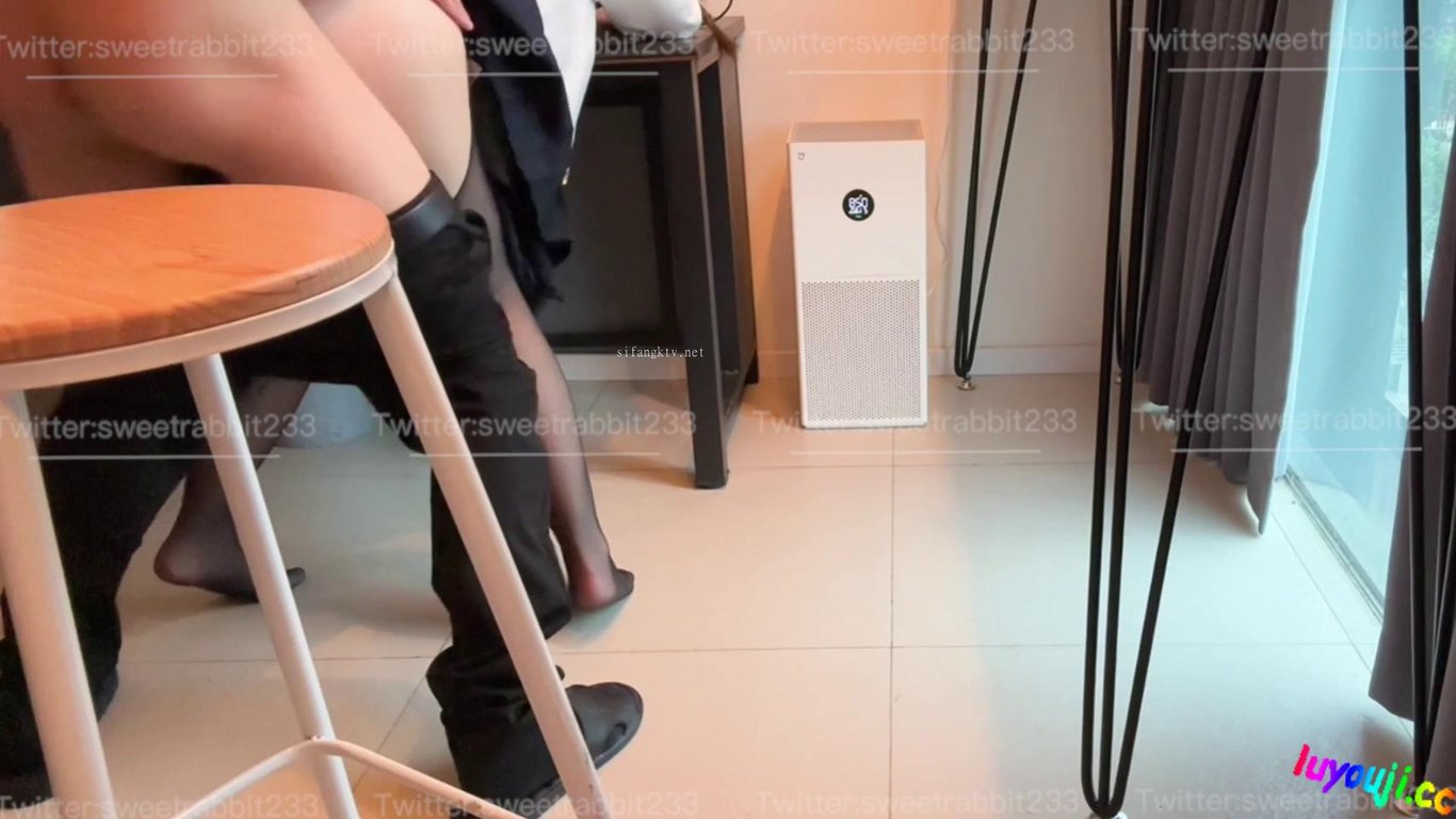 【神奇COS/中文】软萌兔兔酱:奇妙场景COS《陪玩JK的失神日记》步兵中文版【黑丝/1.4G】