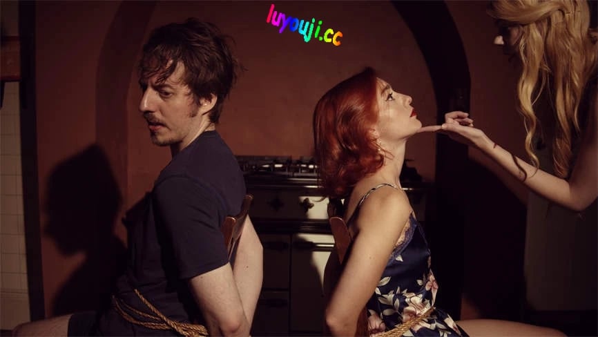 与坡和芒罗共度黑夜/Dark Nights With Poe Munro